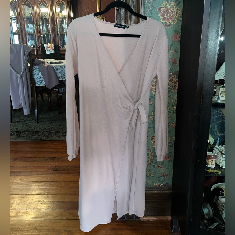 **Worn once** Pretty Little Thing mauve wrap dress w front tie detailing, US 12